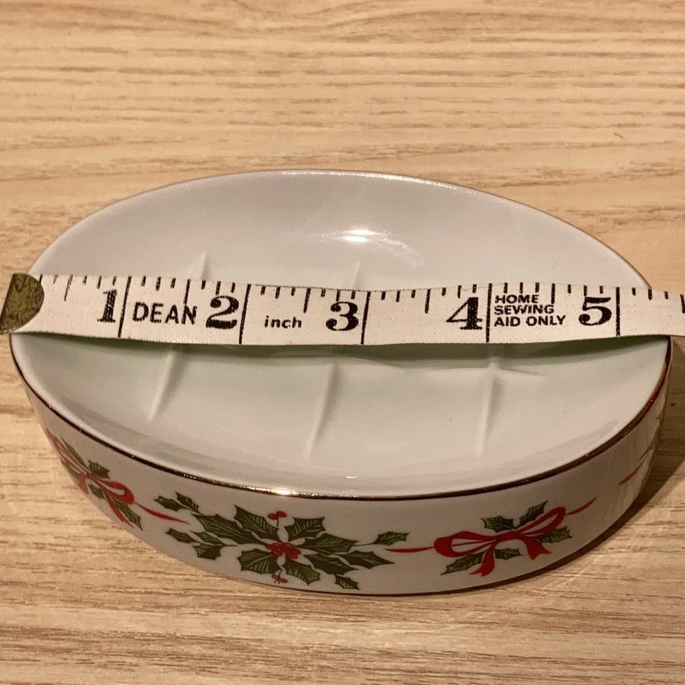 Holiday soap dish with holly and berries
